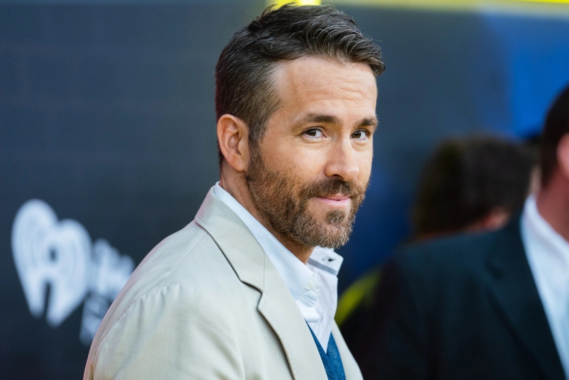 Hang noi y lam xau hinh anh Ryan Reynolds hinh anh