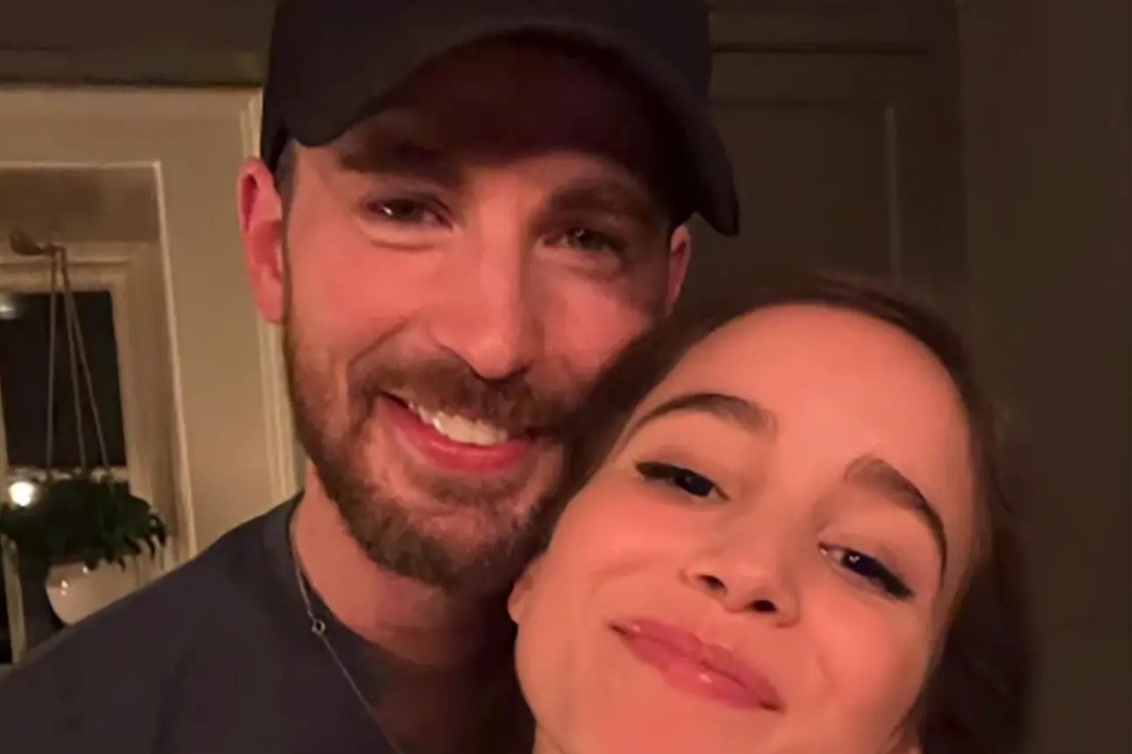 Chris Evans hanh phuc ben ban gai hinh anh