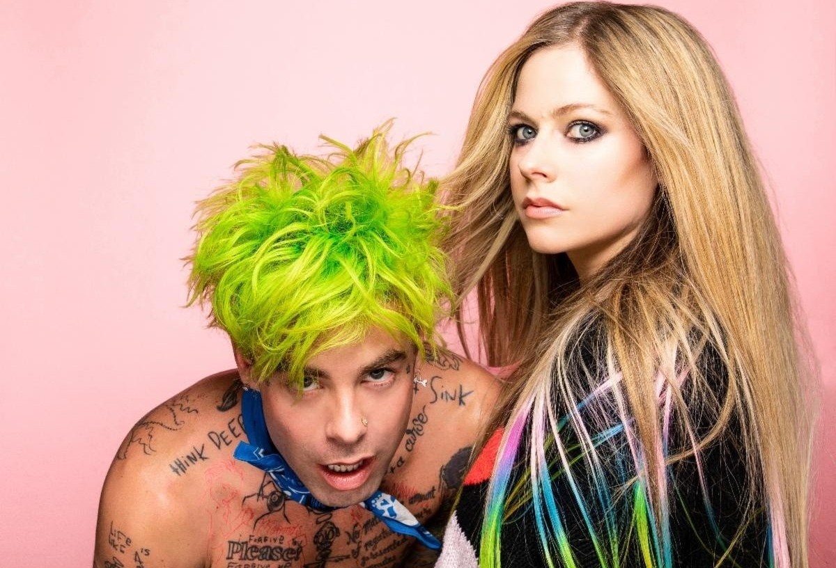 Ban trai soc khi bi Avril Lavigne huy hon hinh anh