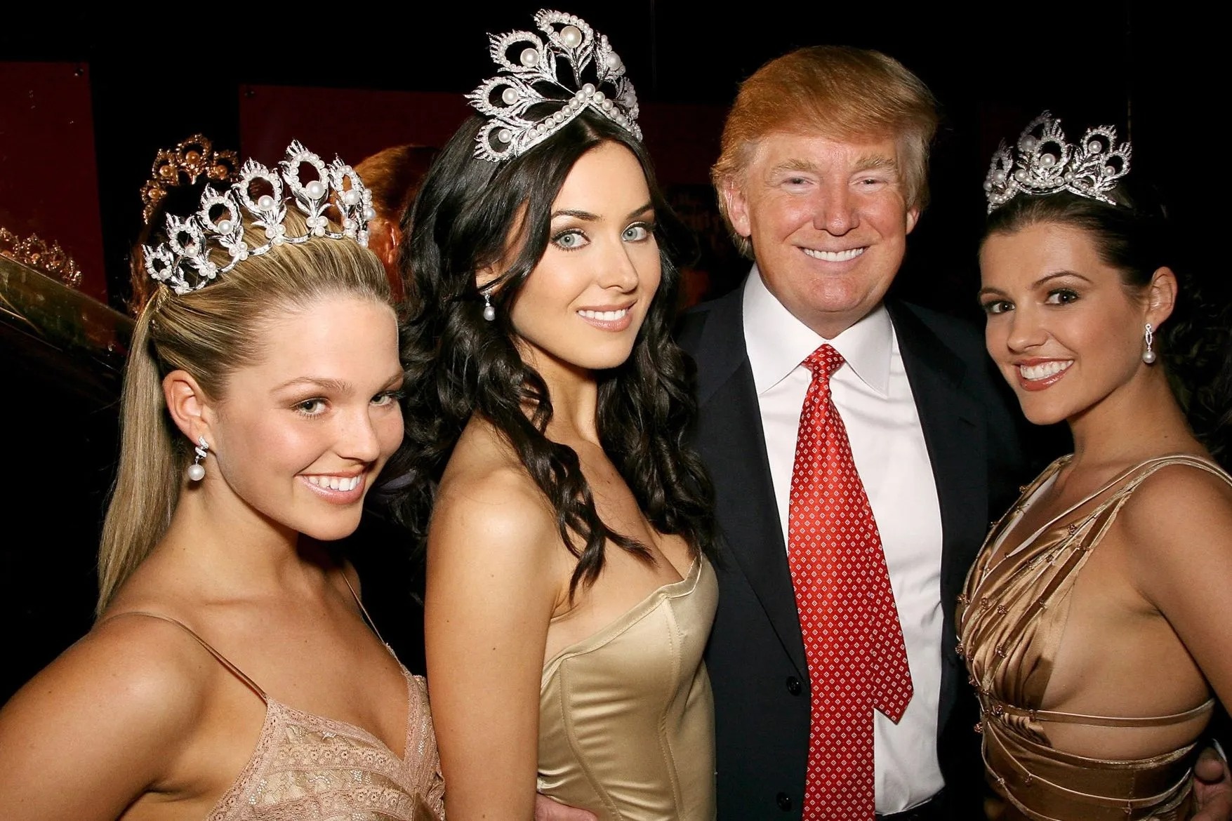 Bien dong cua Miss Universe hinh anh