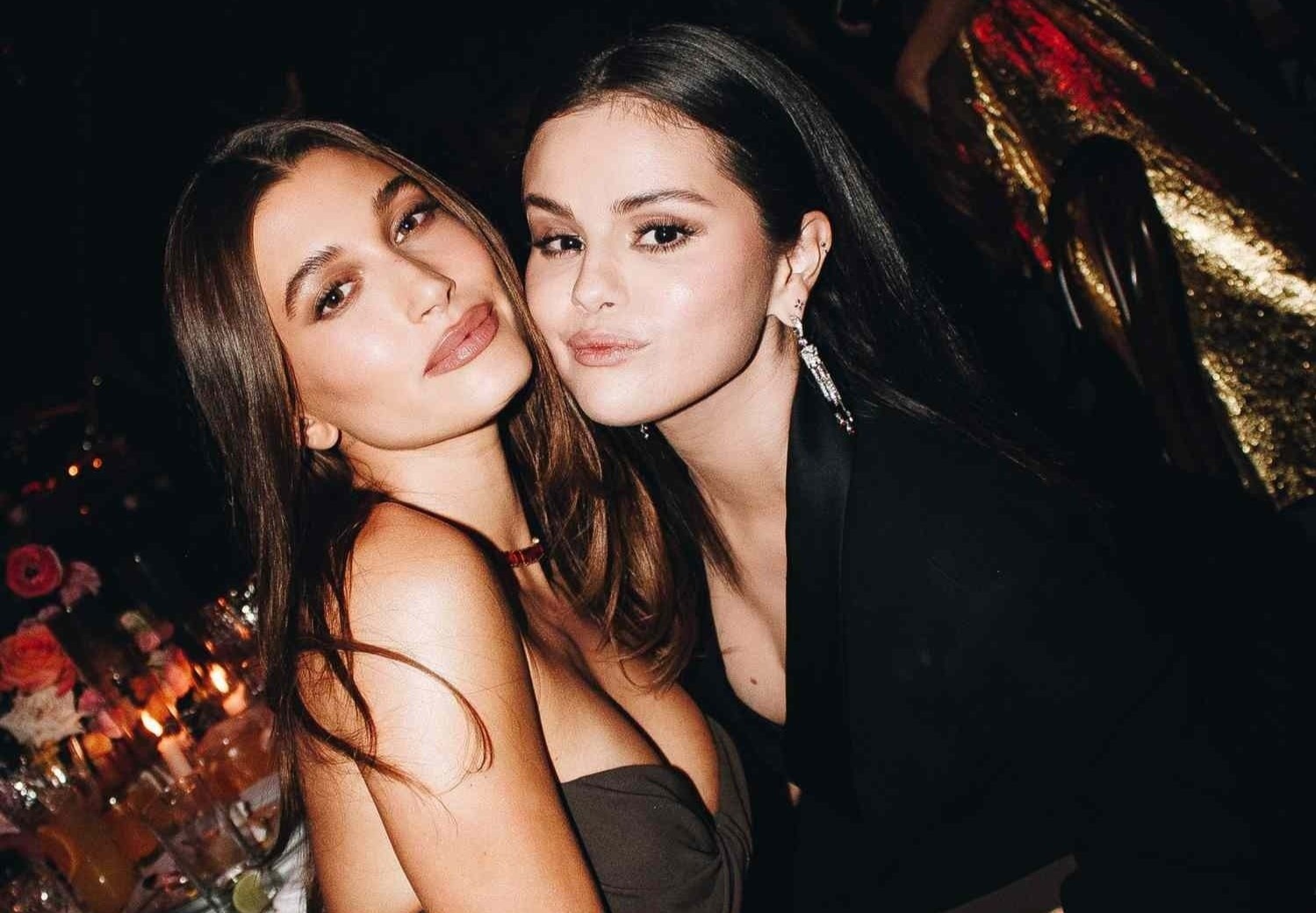 Selena Gomez buc xuc khi Hailey che gieu Taylor Swift hinh anh