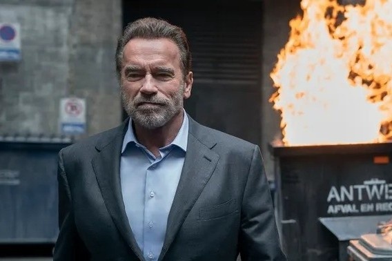 'Ke huy diet' Arnold Schwarzenegger tro lai hinh anh