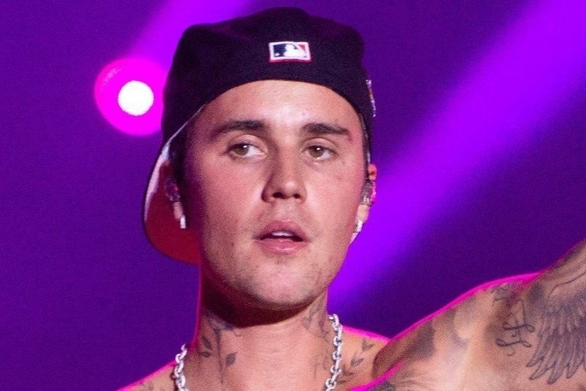 Justin Bieber huy tat ca show dien hinh anh