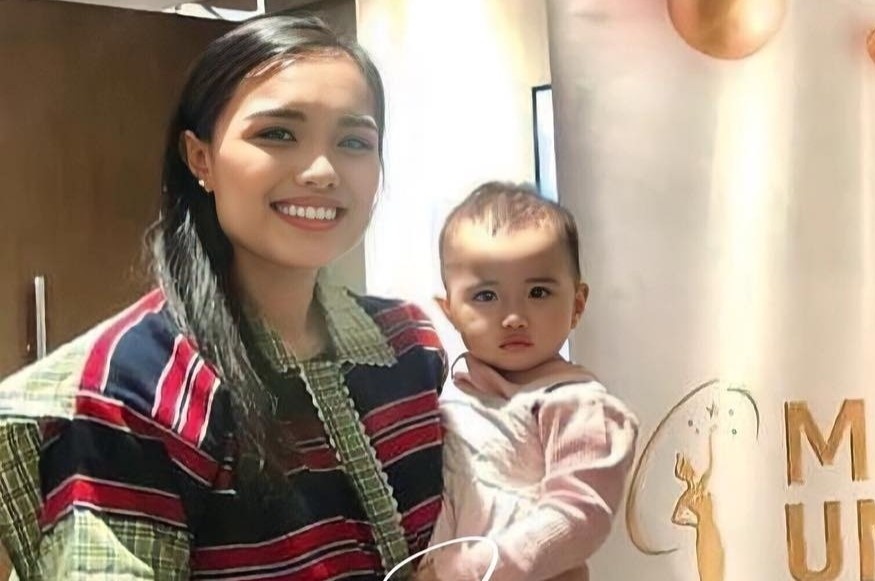 Thi sinh Hoa hau Hoan vu Philippines be con den du thi hinh anh