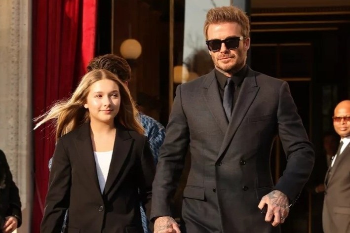 Phong cach cua Harper Beckham o tuoi 12 hinh anh