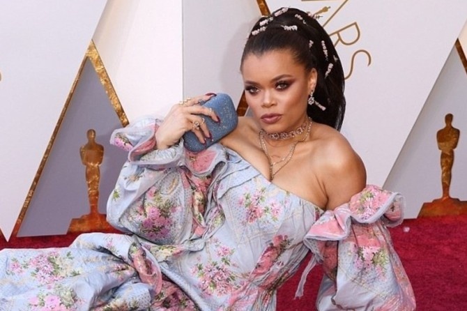 Tham hoa thoi trang tren tham do Oscar hinh anh