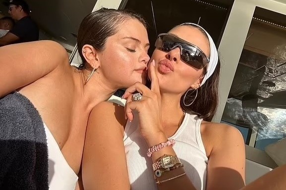 Selena Gomez la ban tam giao cua vo chong Brooklyn Beckham hinh anh