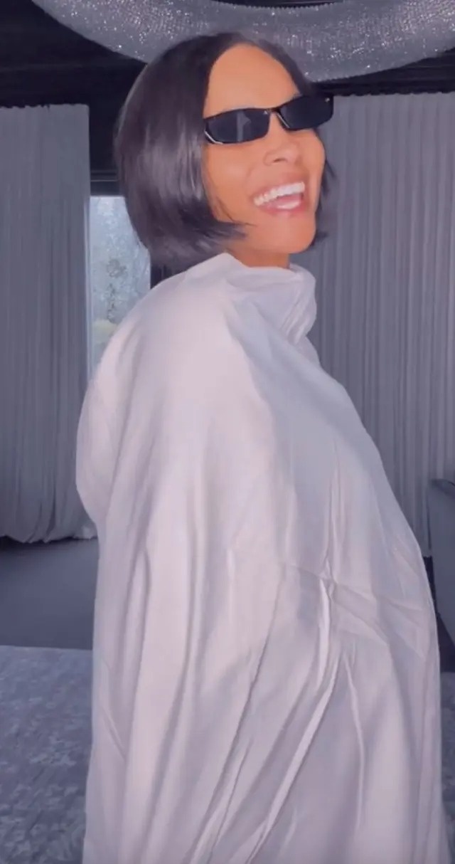 Nguoi mau ho hang anh 2