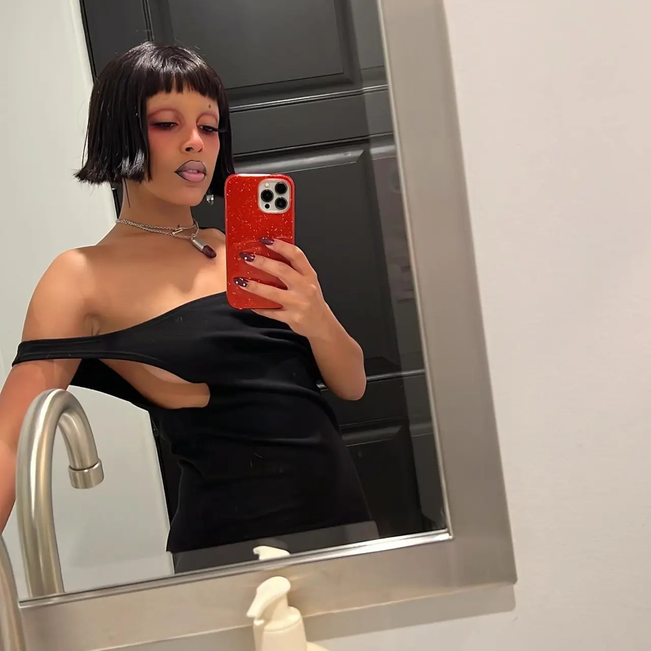 Doja Cat thu nhỏ ngực ảnh 2 Doja Cat thu nho nguc anh 2