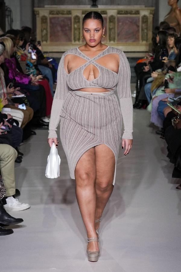 nguoi mau gay tro lai anh 6