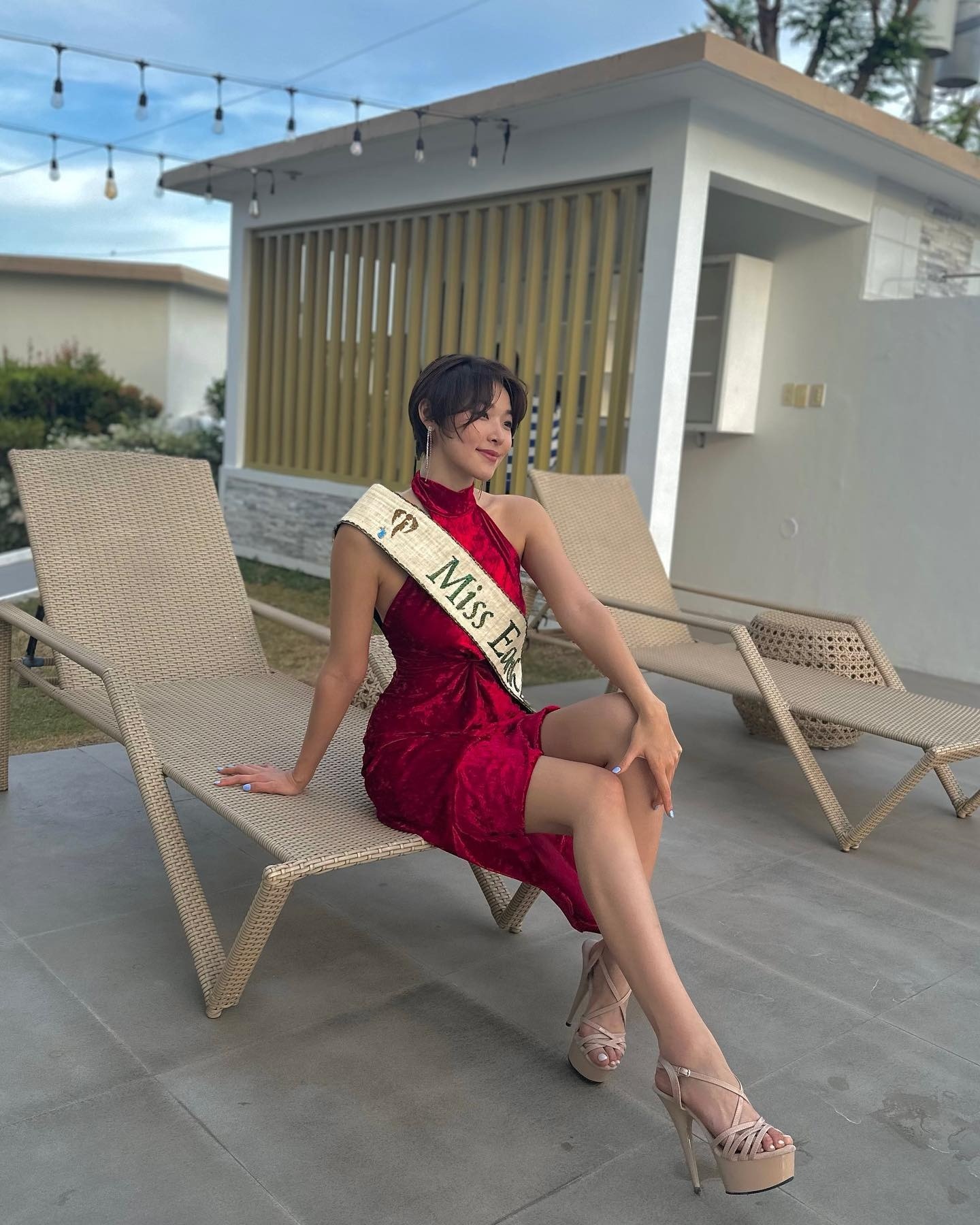 Hoa hau Trai Dat anh 2