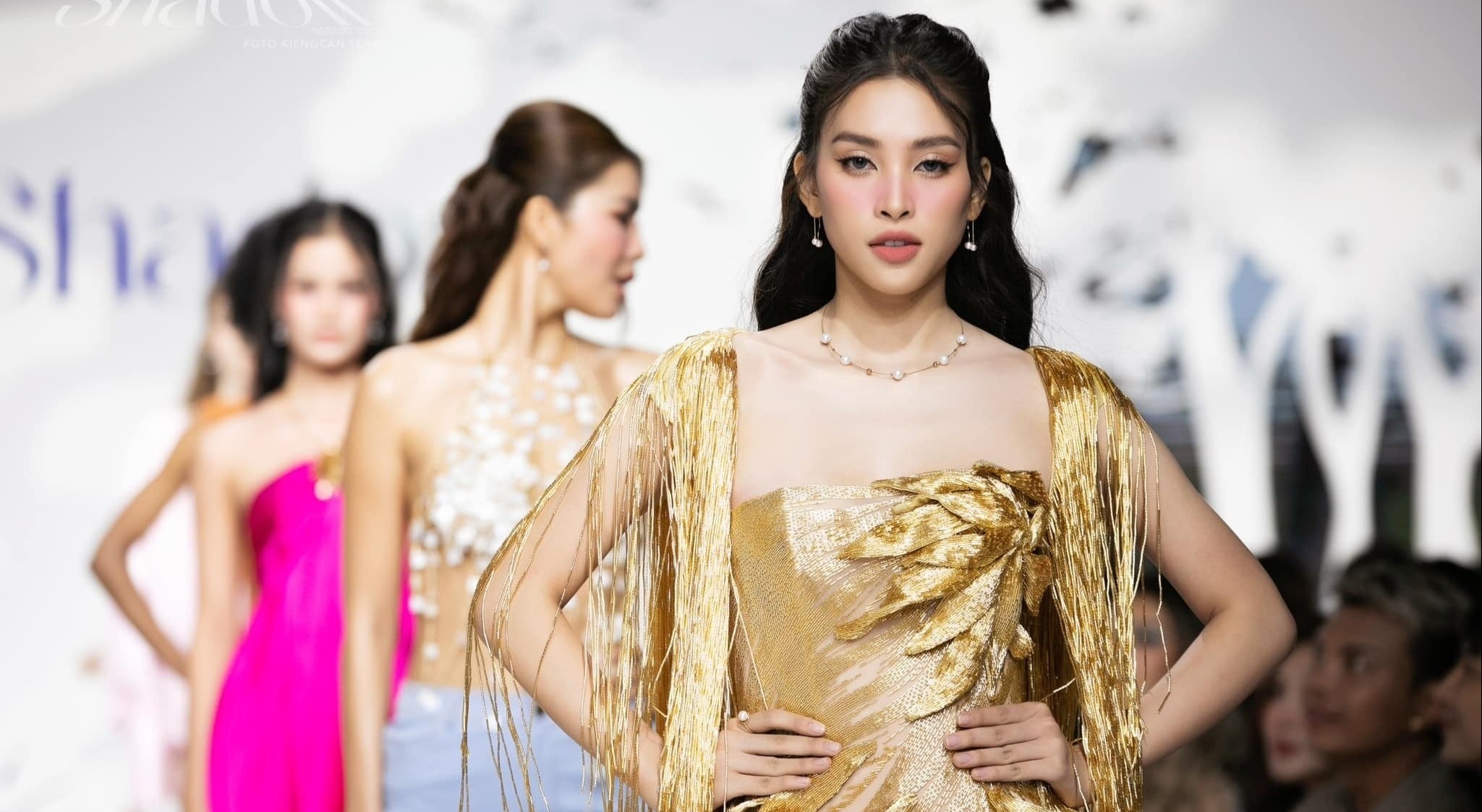 Tieu Vy lam vedette anh 1