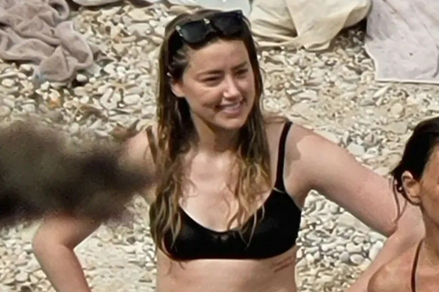 Amber Heard dang o dau hinh anh