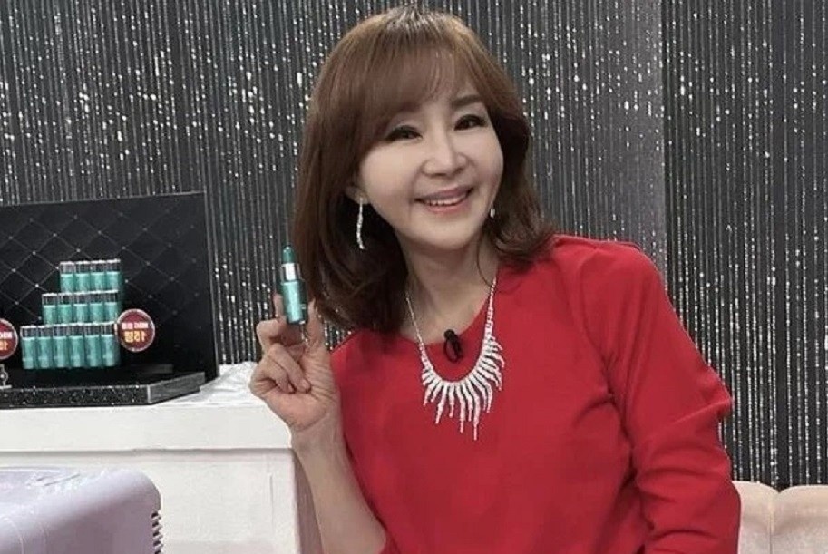 Nu MC Han Quoc bi cam song vi phat ngon dung cham nghe si hai da mat hinh anh