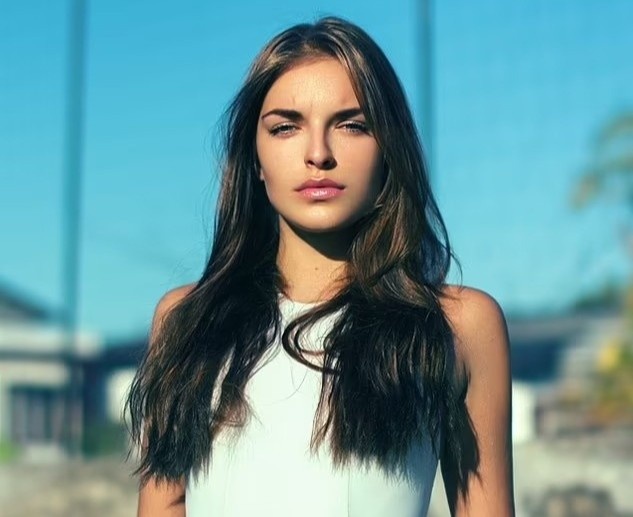 Nguoi mau Anh xach 13 kg ma tuy len may bay hinh anh