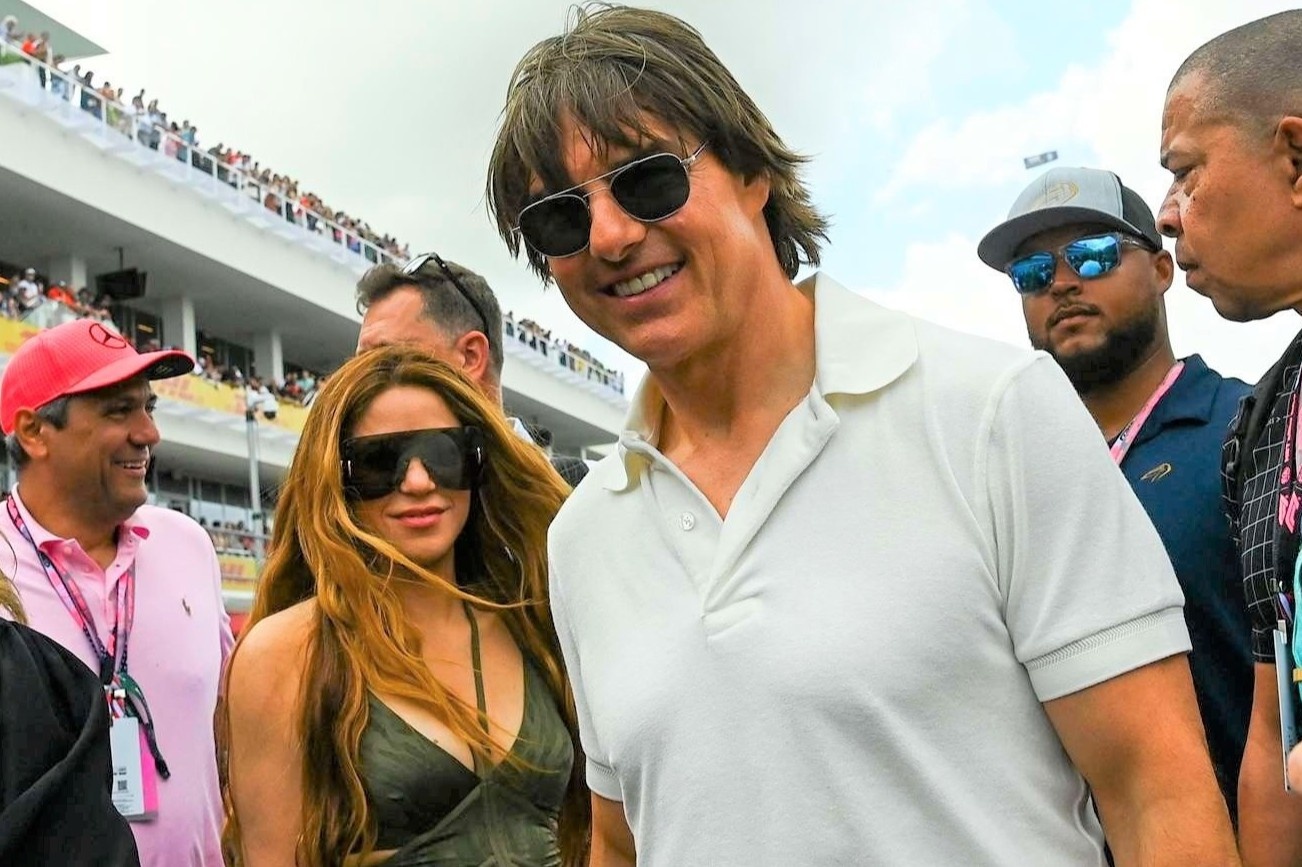 Tom Cruise muon theo duoi Shakira hinh anh