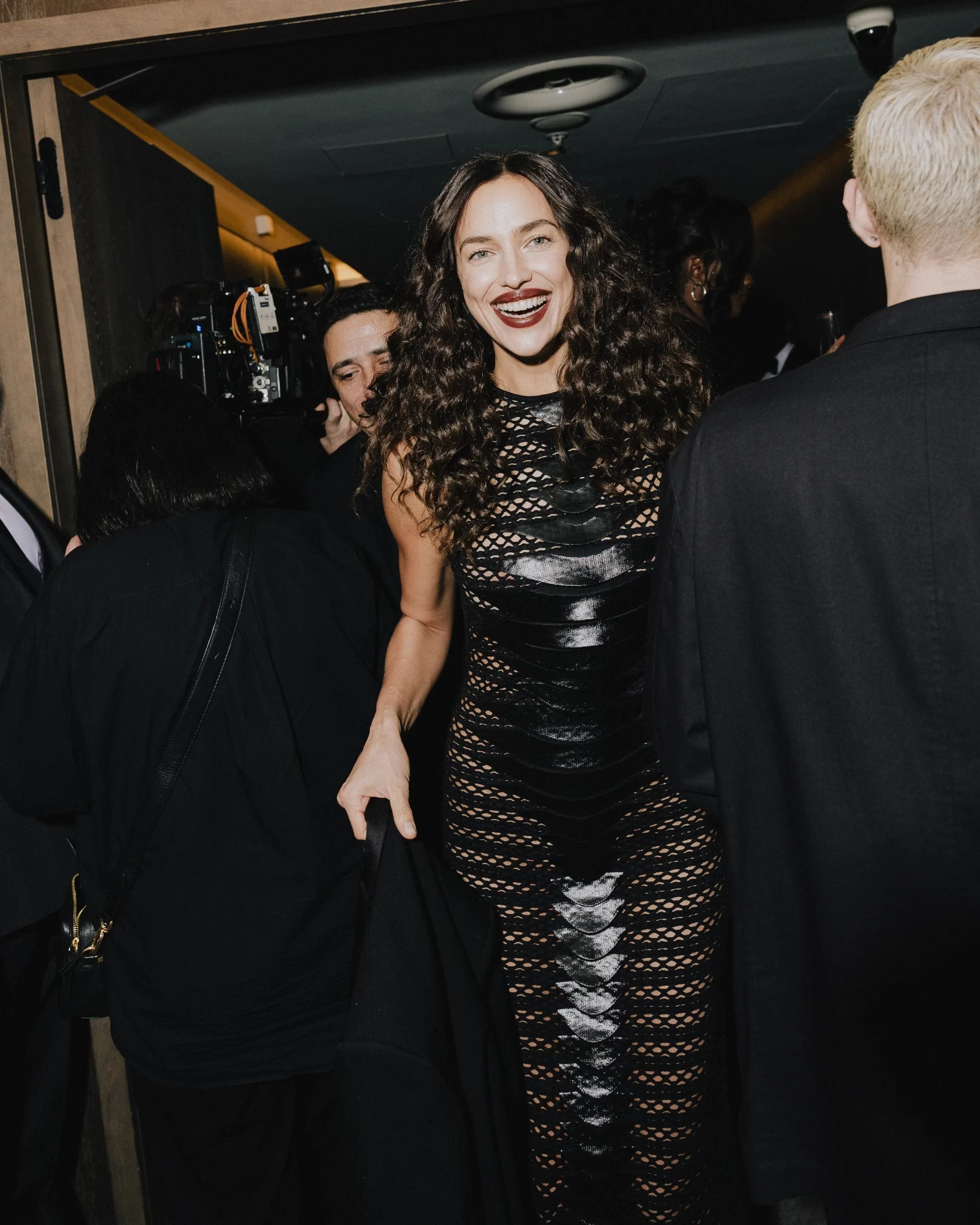 Irina Shayk mặc xuyên thấu ảnh 10 Irina Shayk mac xuyen thau anh 10