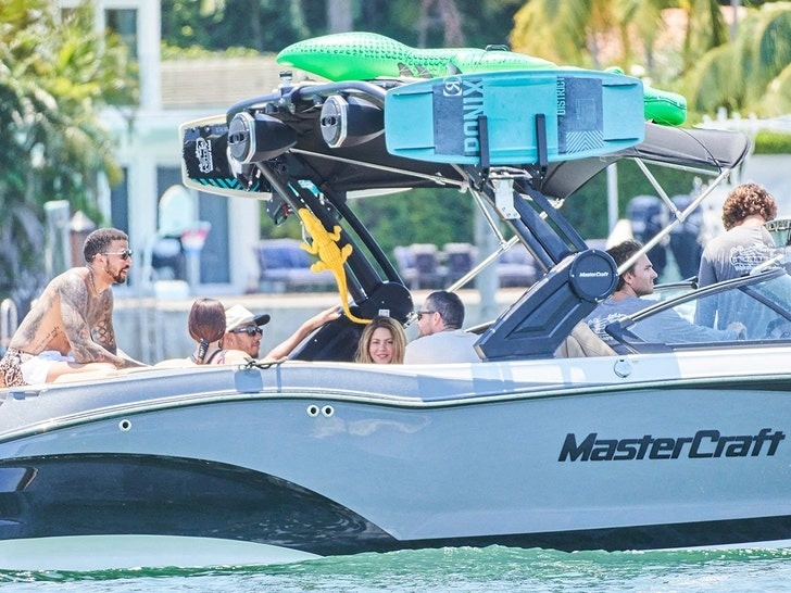 Shakira Tom Cruise anh 2