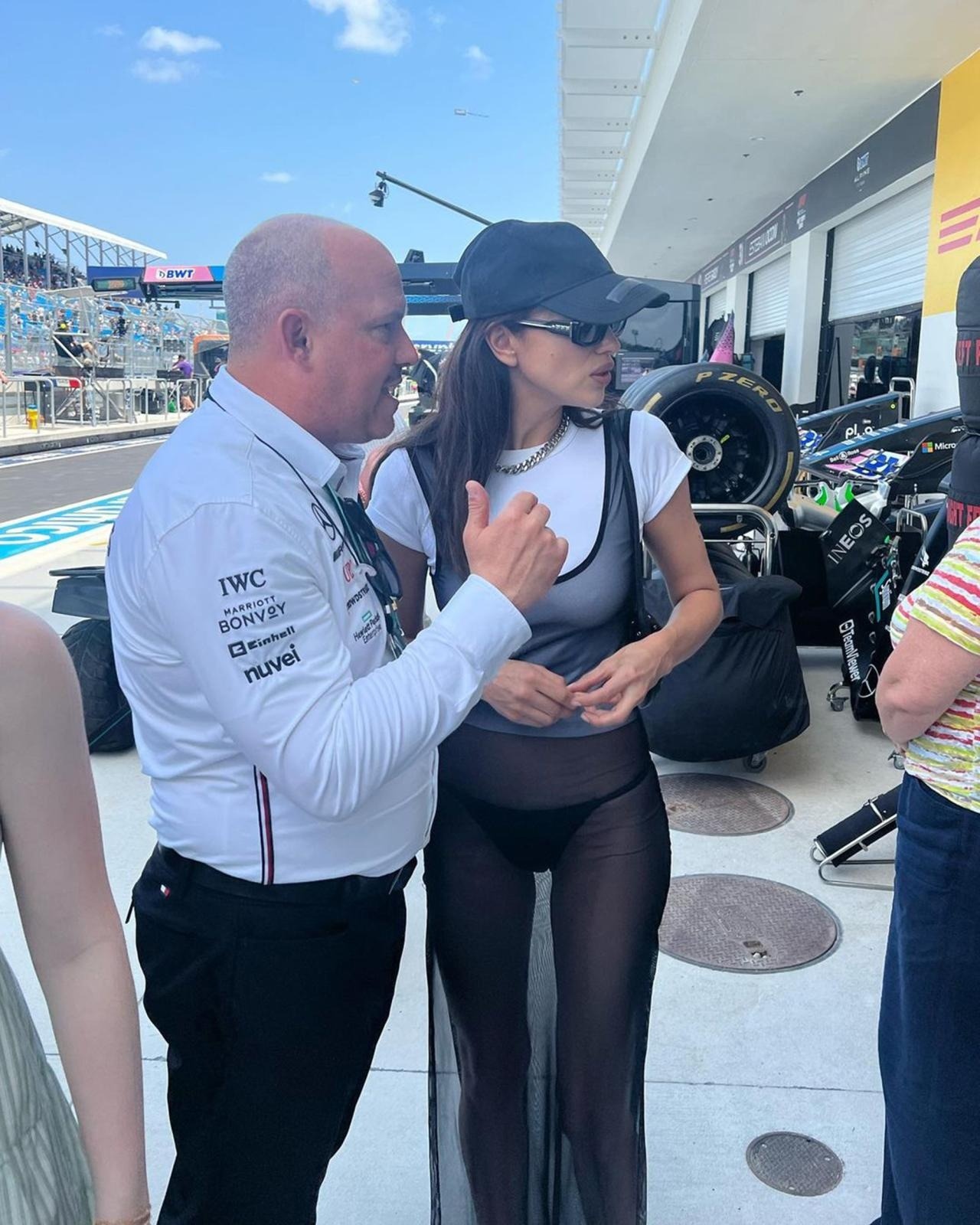 Irina Shayk mặc xuyên thấu ảnh 3 Irina Shayk mac xuyen thau anh 3