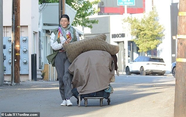 người mẫu Loni Willison ảnh 1 nguoi mau Loni Willison anh 1