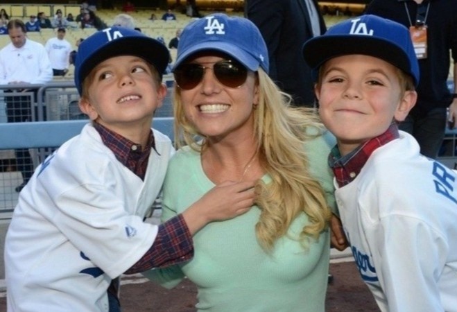 Britney Spears tuc gian vi bi cac con ngo lo hinh anh