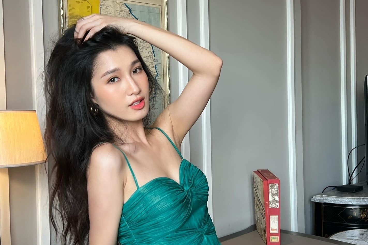 A hau Phuong Nhi thi Miss International 2023 hinh anh
