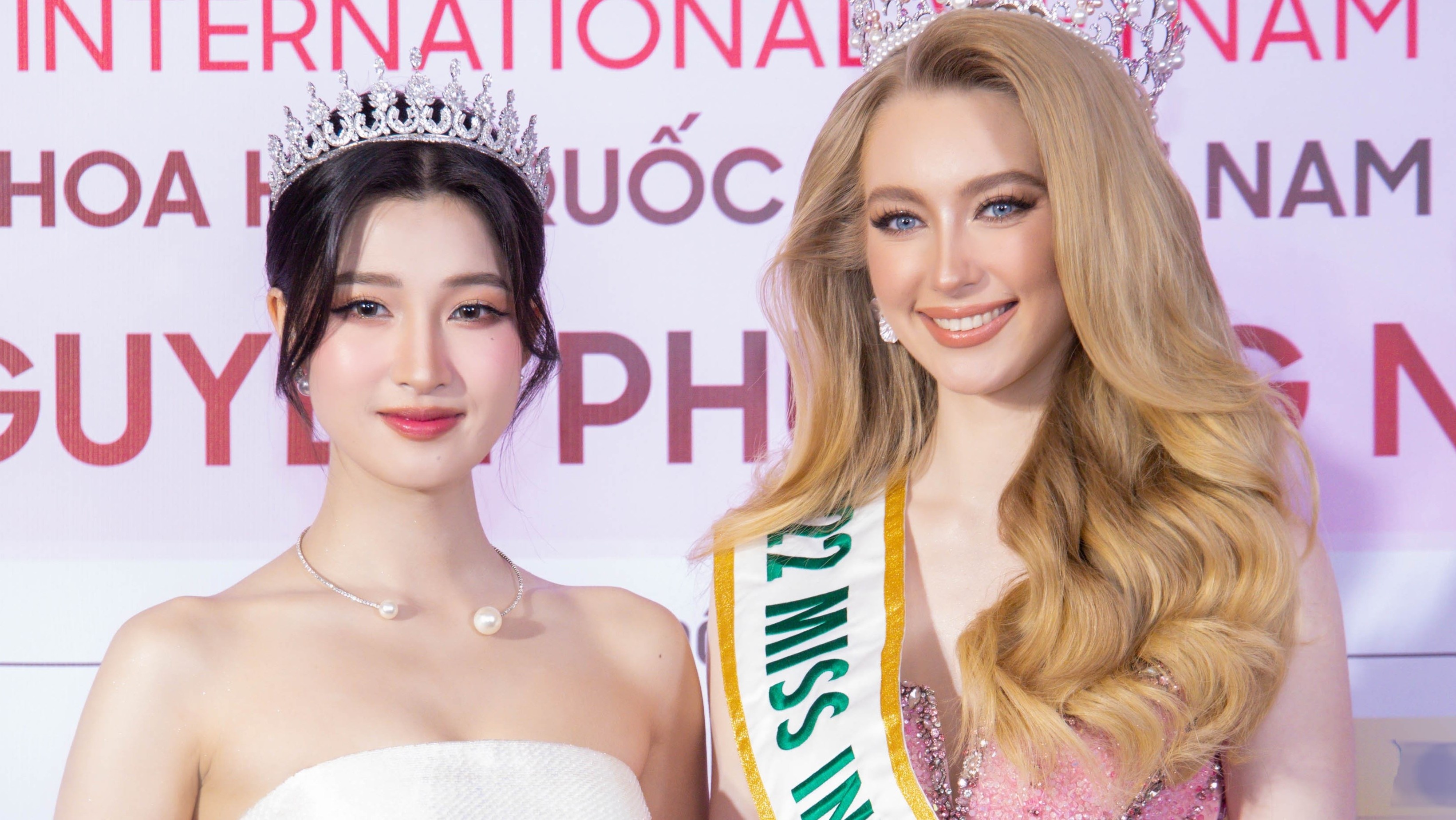 Phuong Nhi do sac Hoa hau Quoc te hinh anh