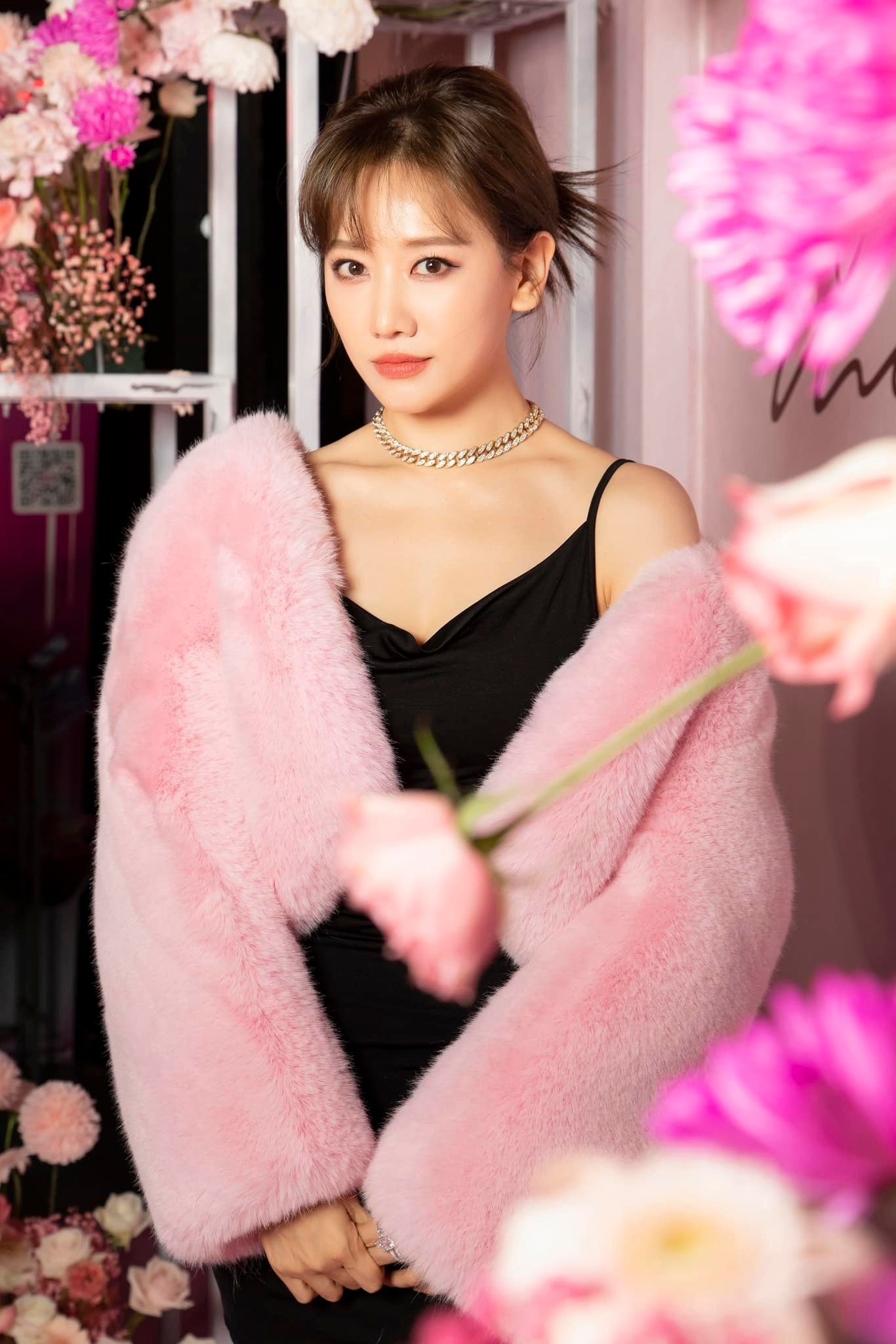 Hari Won quyt no anh 1