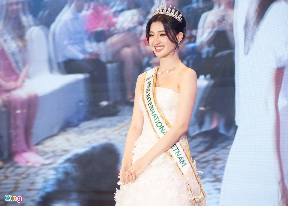 Hoa hau Dang Thanh Ngan anh 3