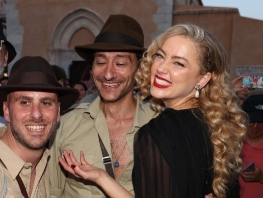 Su tro lai day thach thuc cua Amber Heard hinh anh