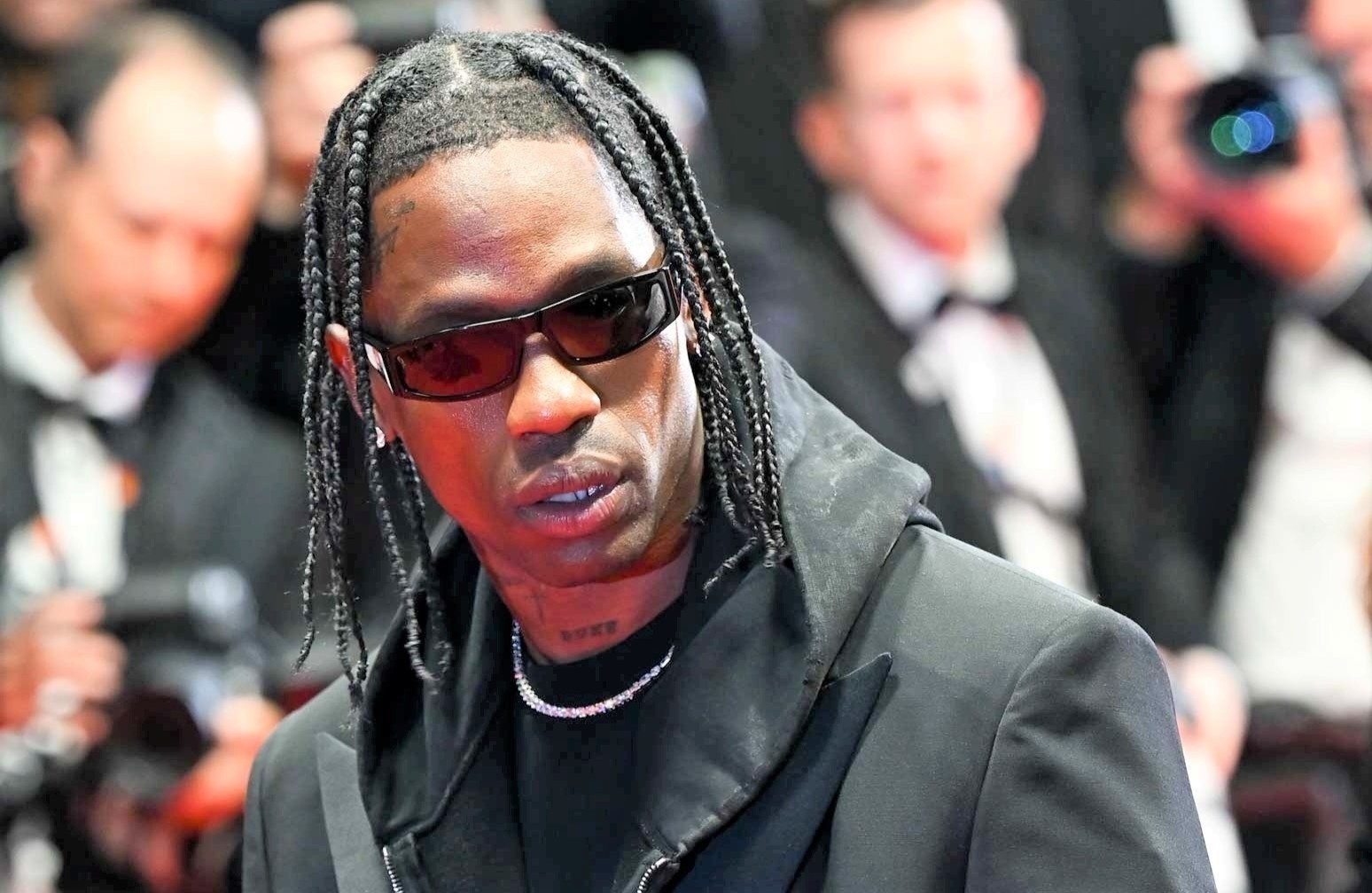 Vu dem nhac hon loan khien 10 nguoi chet: Travis Scott thoat toi hinh anh