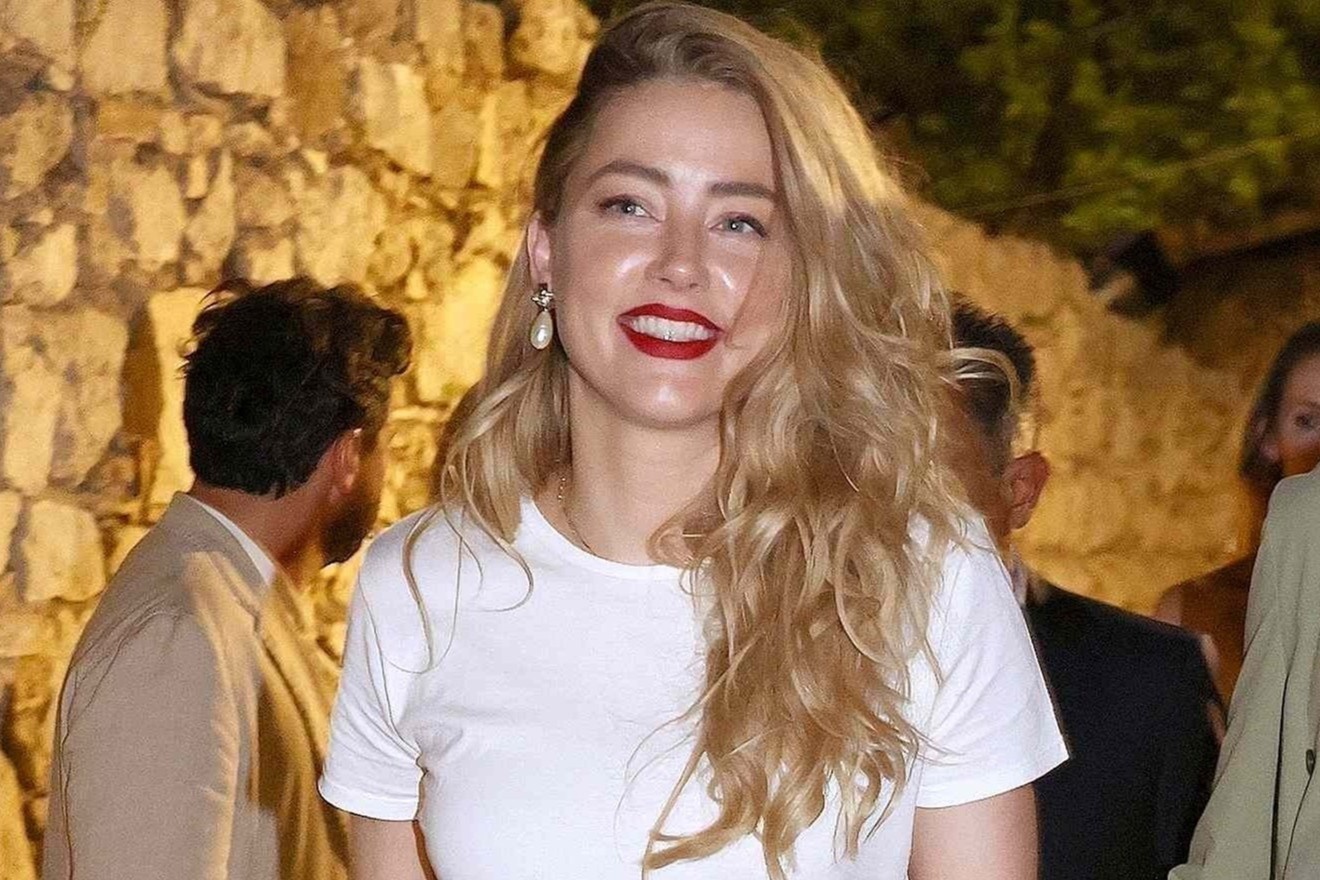 Amber Heard tai xuat mang xa hoi hinh anh