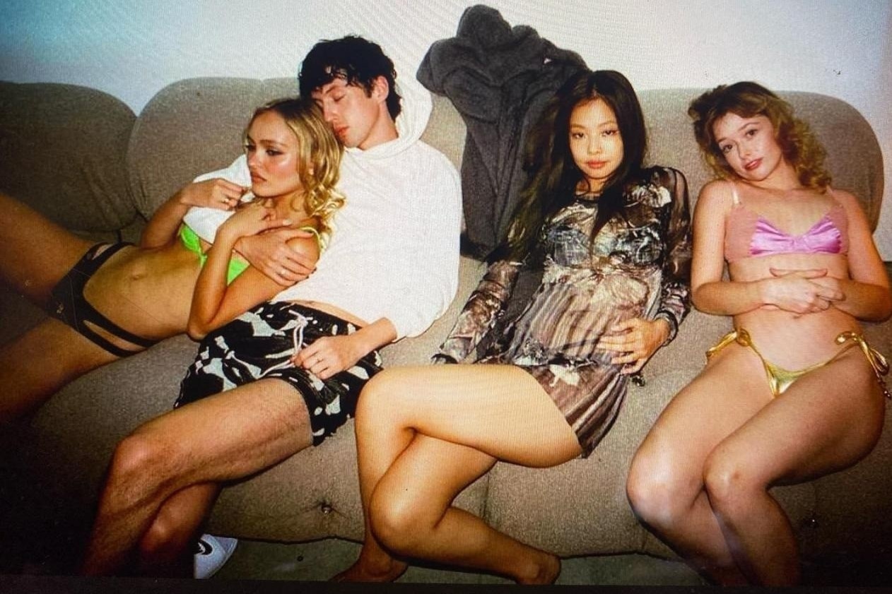 Con gai Johnny Depp bi chi trich vi dang anh nhay cam trong 'The Idol' hinh anh