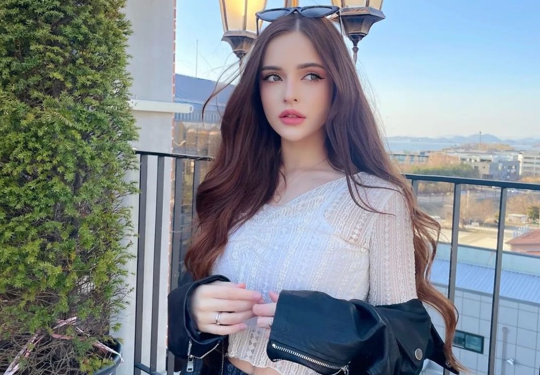 Nguoi mau Nga hai lan lot top 100 guong mat dep nhat the gioi hinh anh