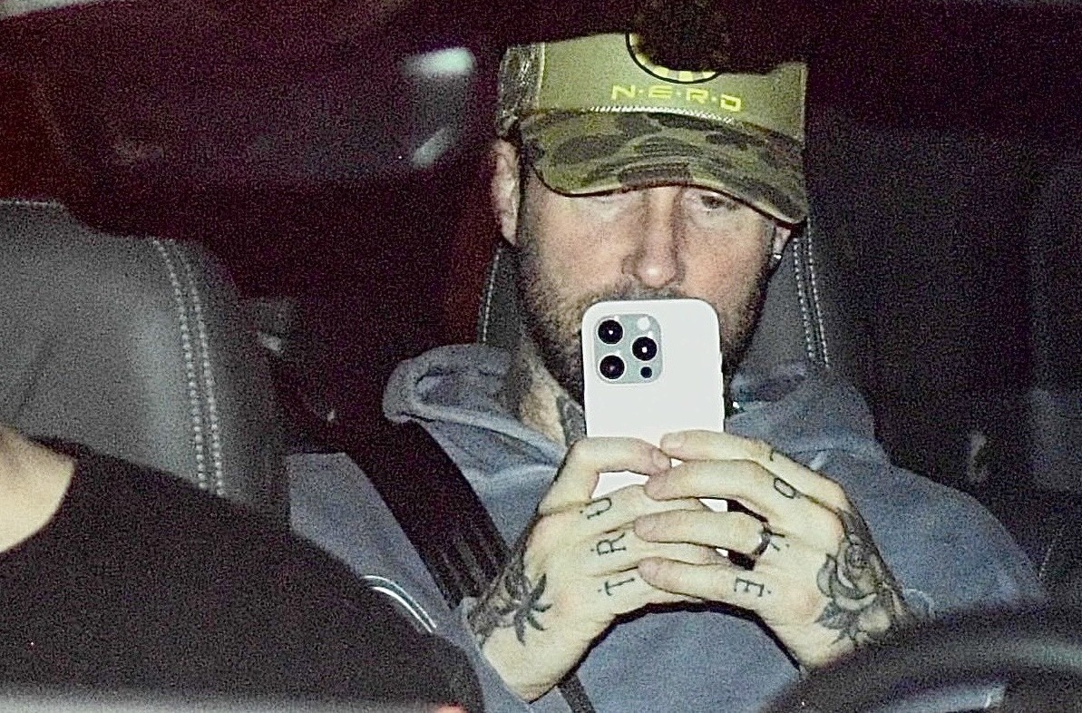 Maroon 5 do bo Viet Nam hinh anh