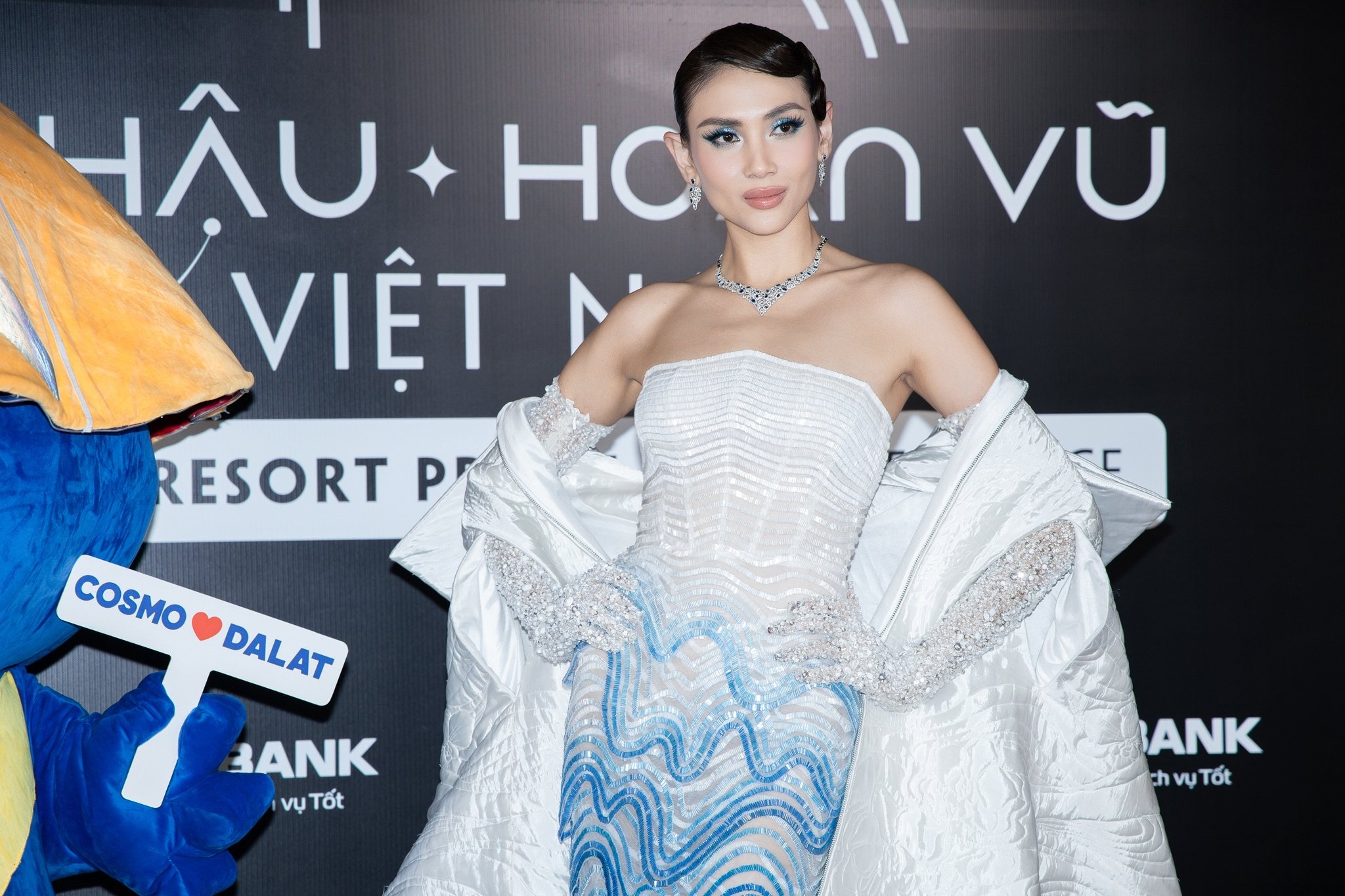 Hoa hau Hoan vu anh 1