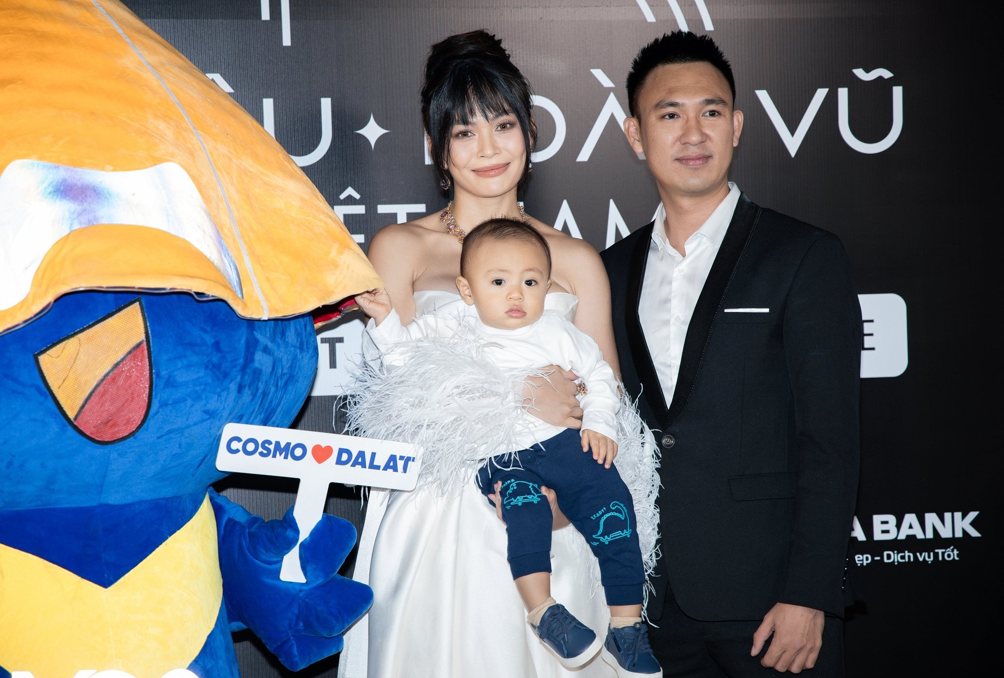 Hoa hau Hoan vu anh 11