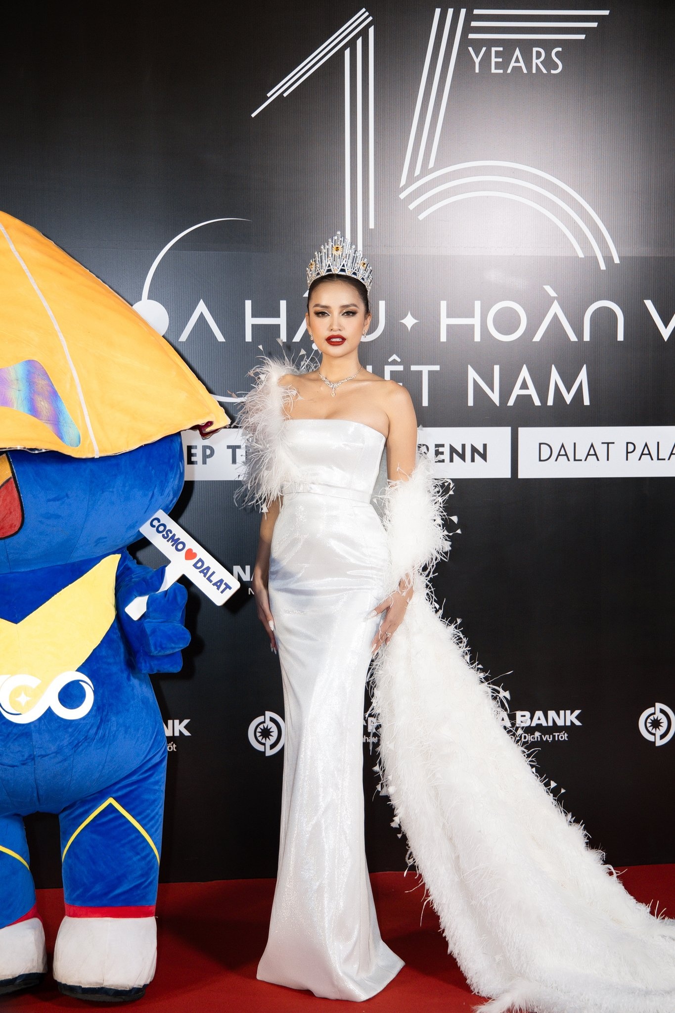 Hoa hau Hoan vu anh 3