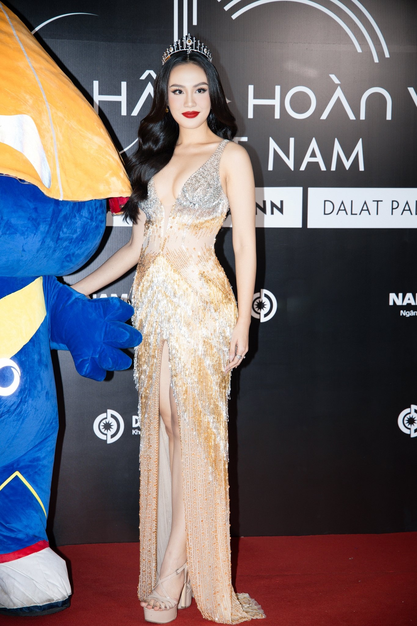 Hoa hau Hoan vu anh 7