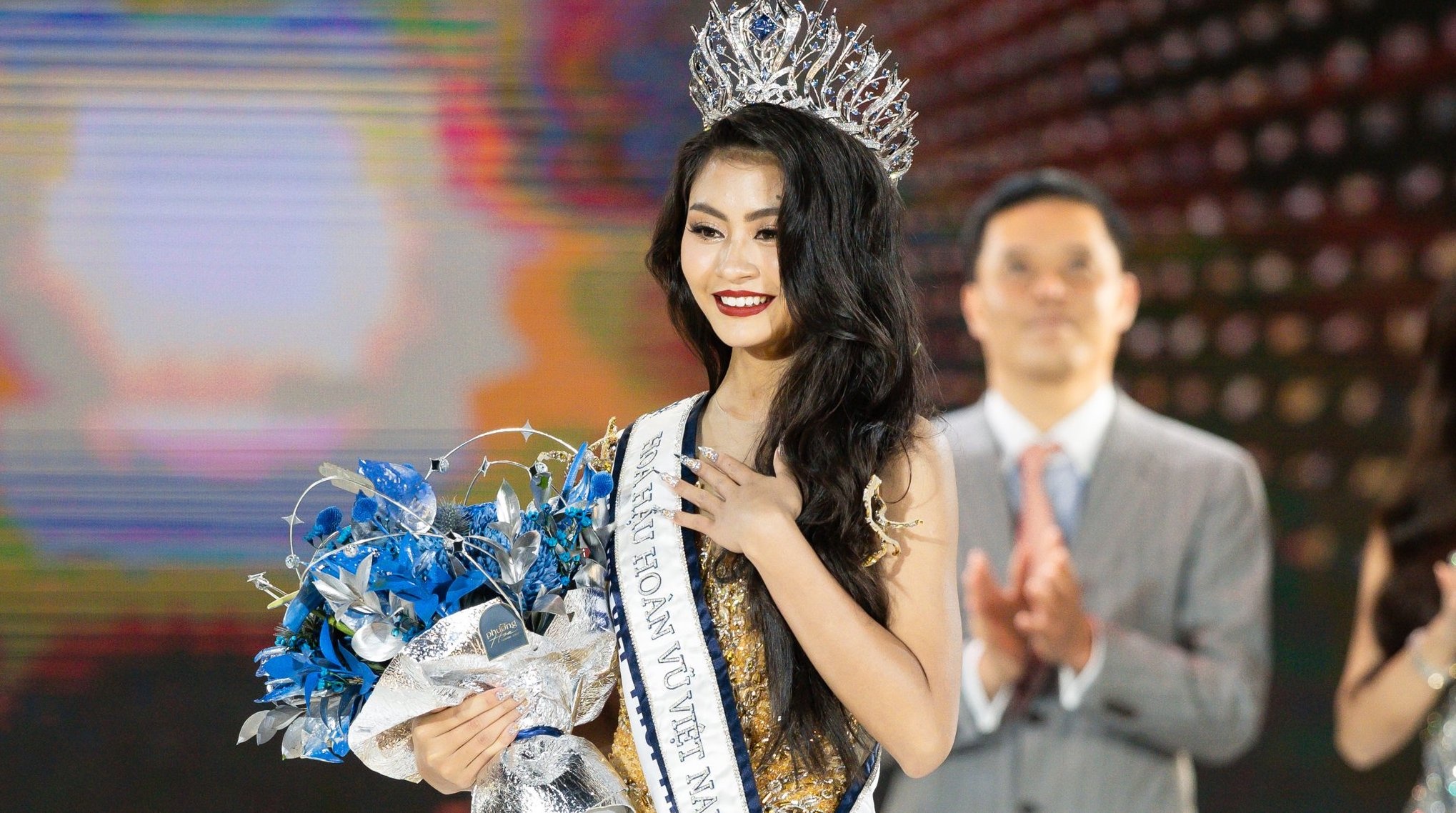 Dem chung ket on ao che bai cua Hoa hau Hoan vu Viet Nam 2023 hinh anh