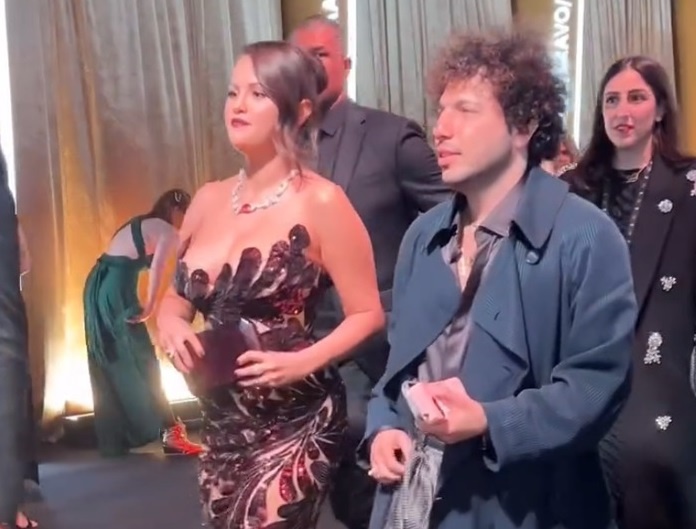 Selena Gomez va ban trai lan dau cung nhau den tham do hinh anh