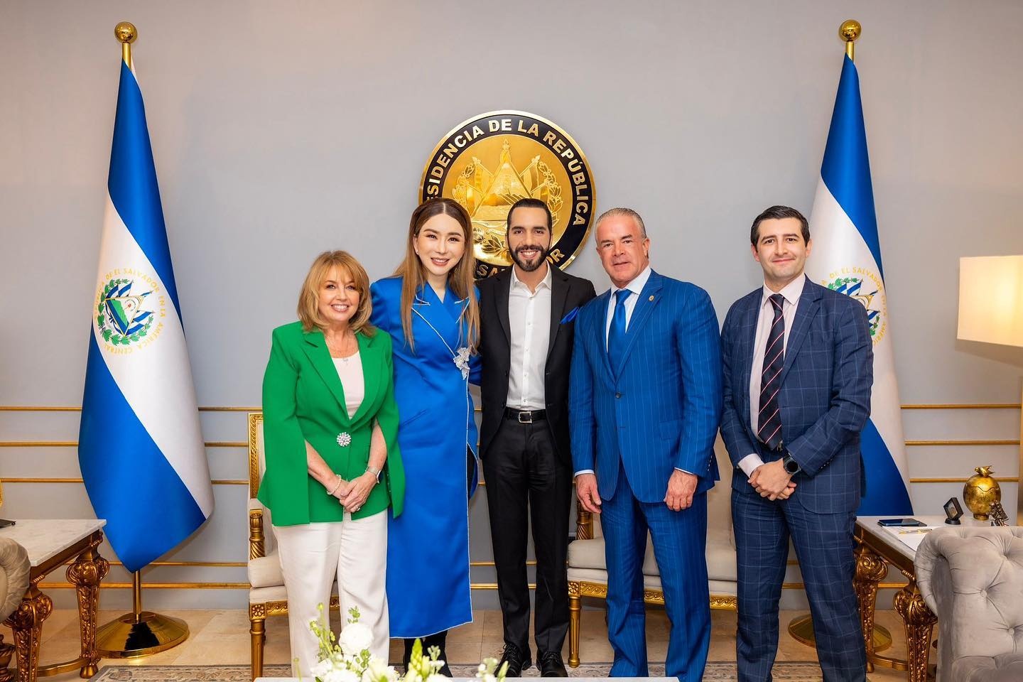 Hoa hau Hoan vu anh 1