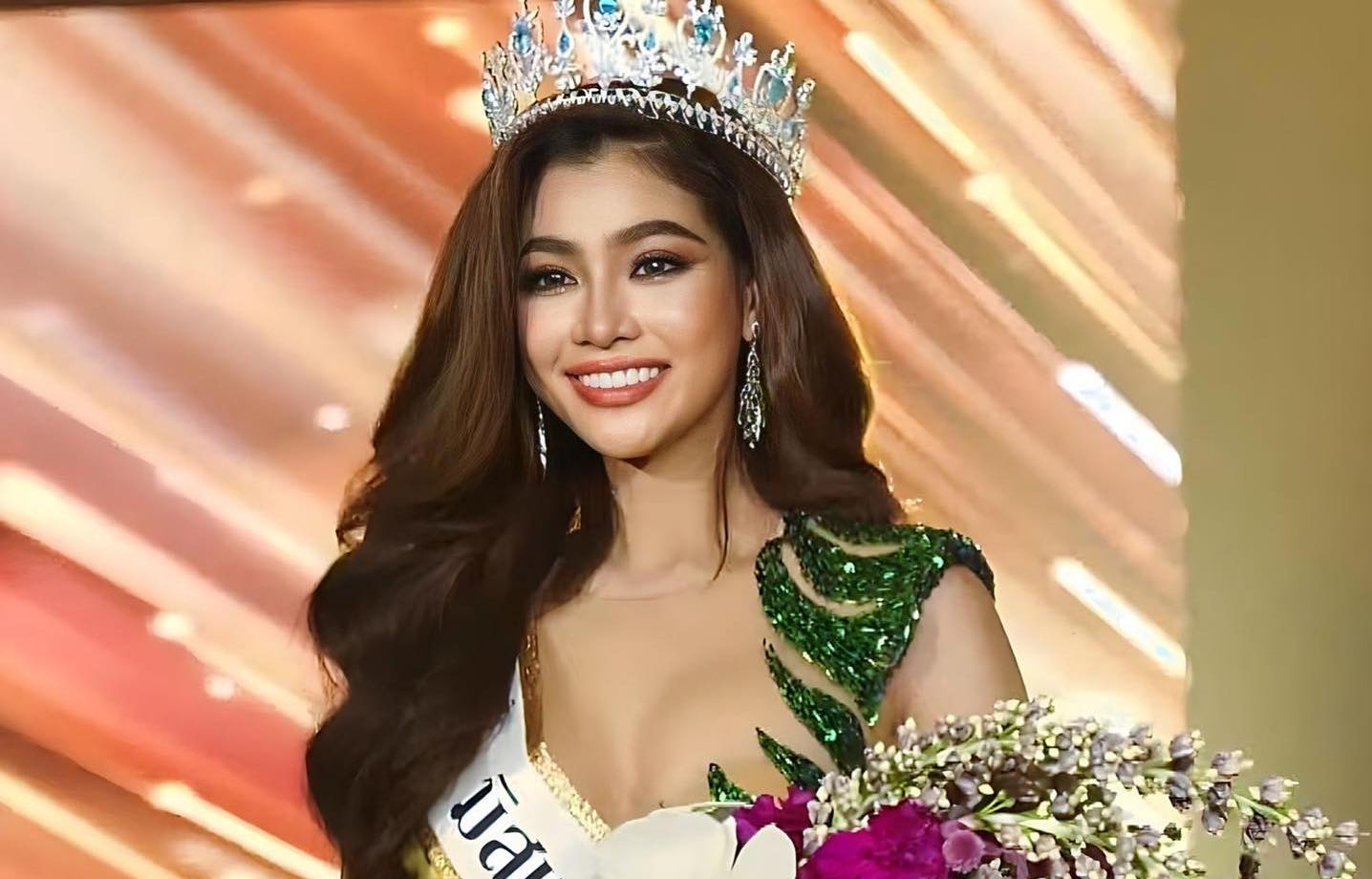 Hoa hau nguoi Thai Lan bi tuoc vuong mien vi mang bau hinh anh