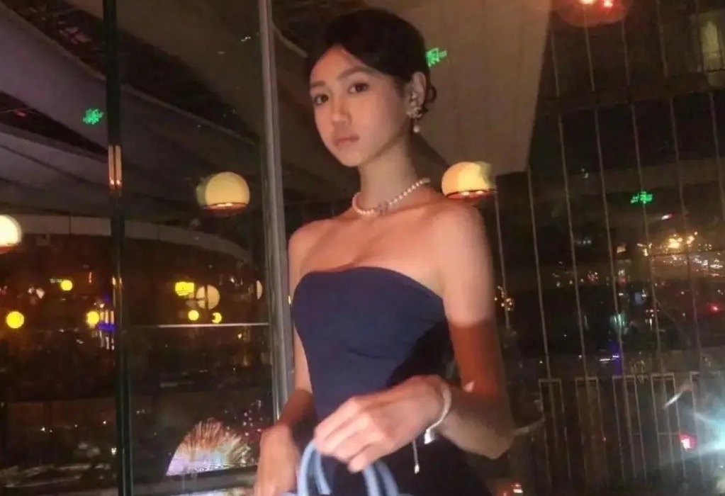 Con gai Chung Le De don sinh nhat tuoi 14 hinh anh