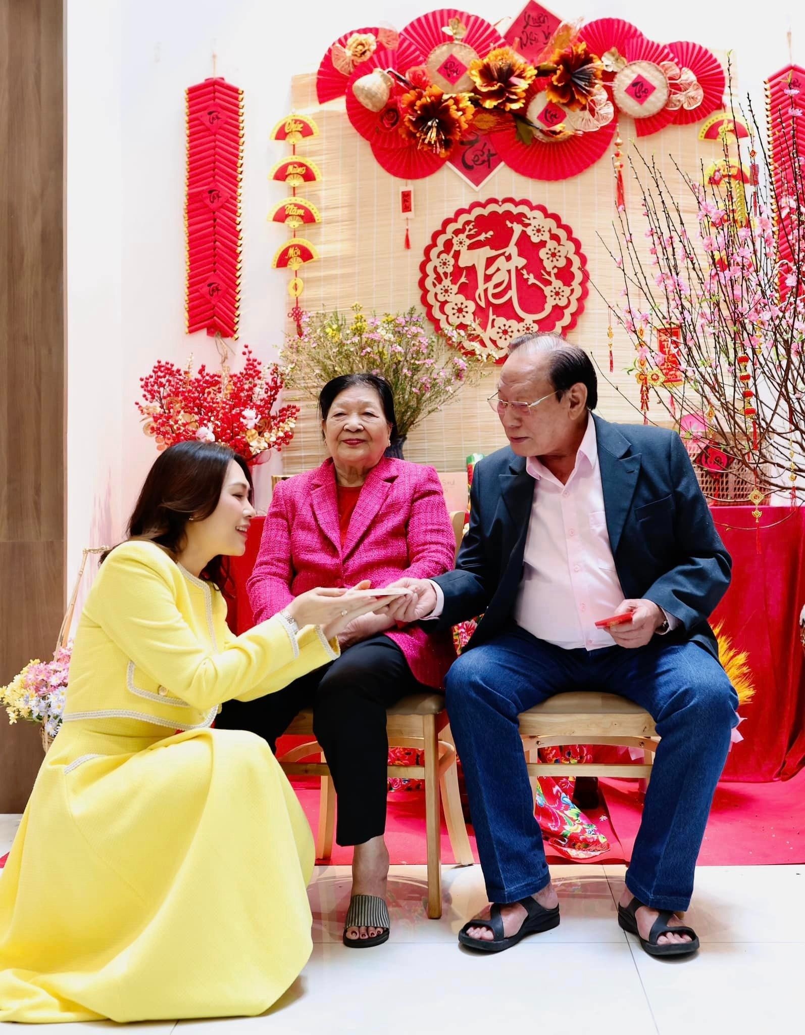 sao Viet mung 1 anh 5