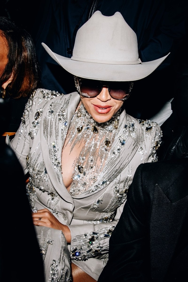 Julia Fox hở bạo ảnh 5 Julia Fox ho bao anh 5