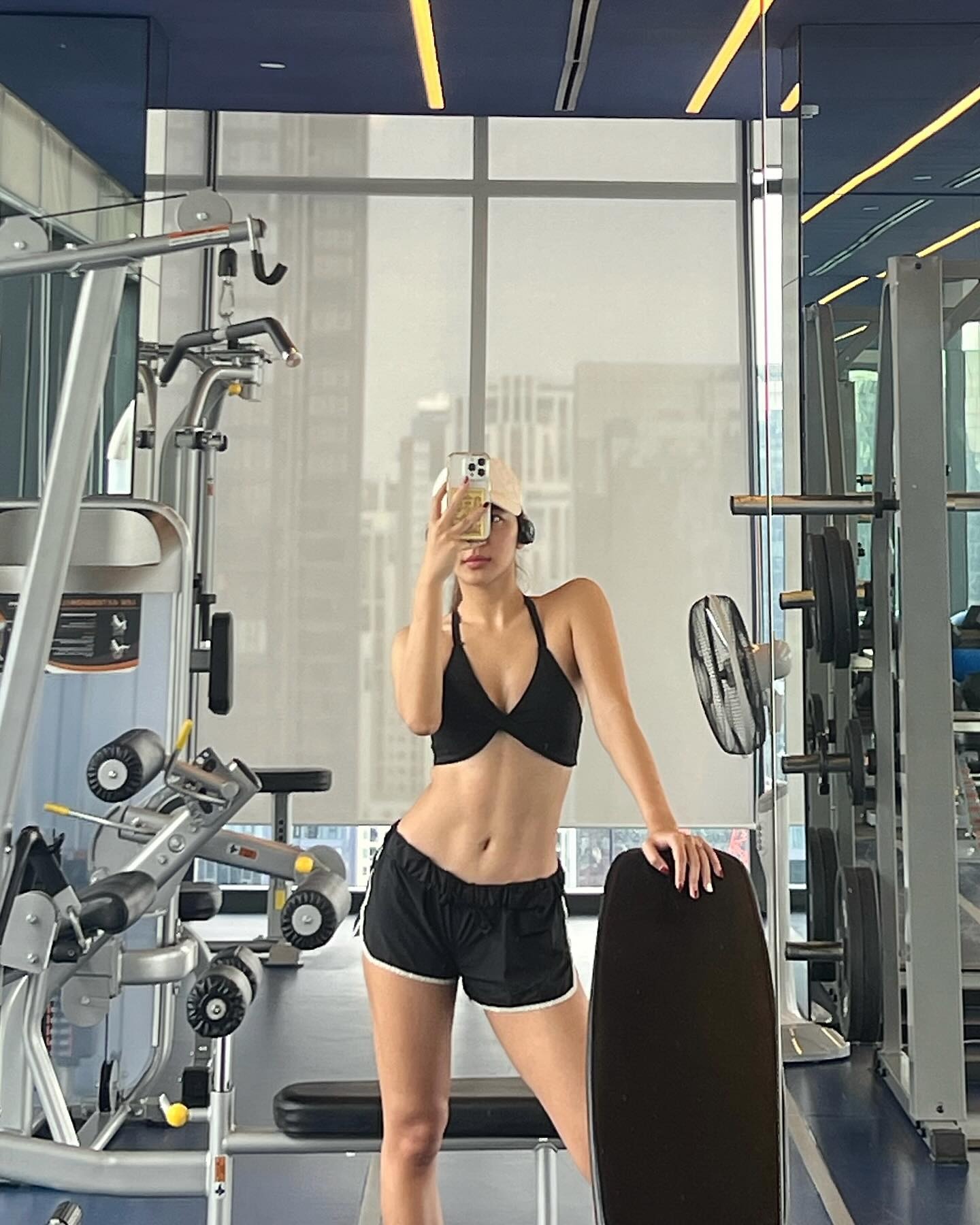 Hoa hau Thai Lan anh 8