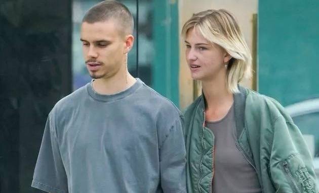 Romeo Beckham tai hop nguoi mau cao 1,78 m? hinh anh