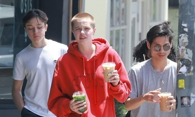 Con gai ruot Brad Pitt ra tuyen bo chong lai Pax Thien hinh anh