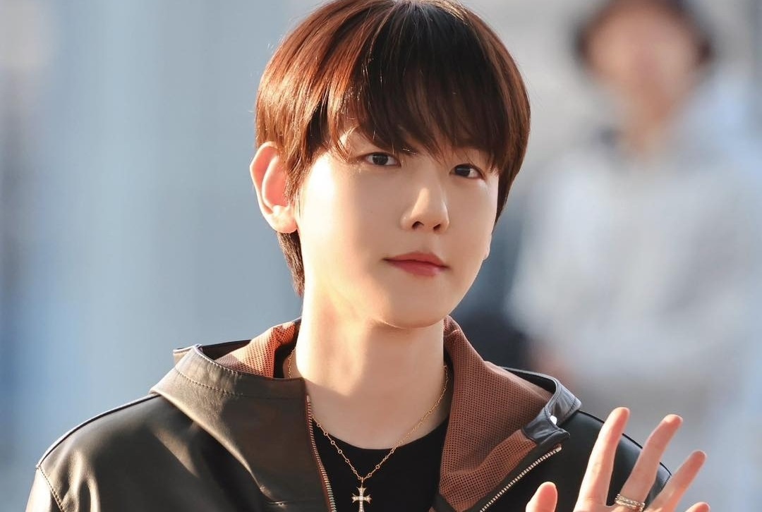 Ca si Han Baekhyun den Viet Nam luc nua dem hinh anh